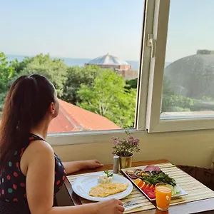 oteli̇ zi̇yaret edi̇n