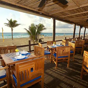 hotel-zone-caribbean-suite.quintano-roohotels.com/